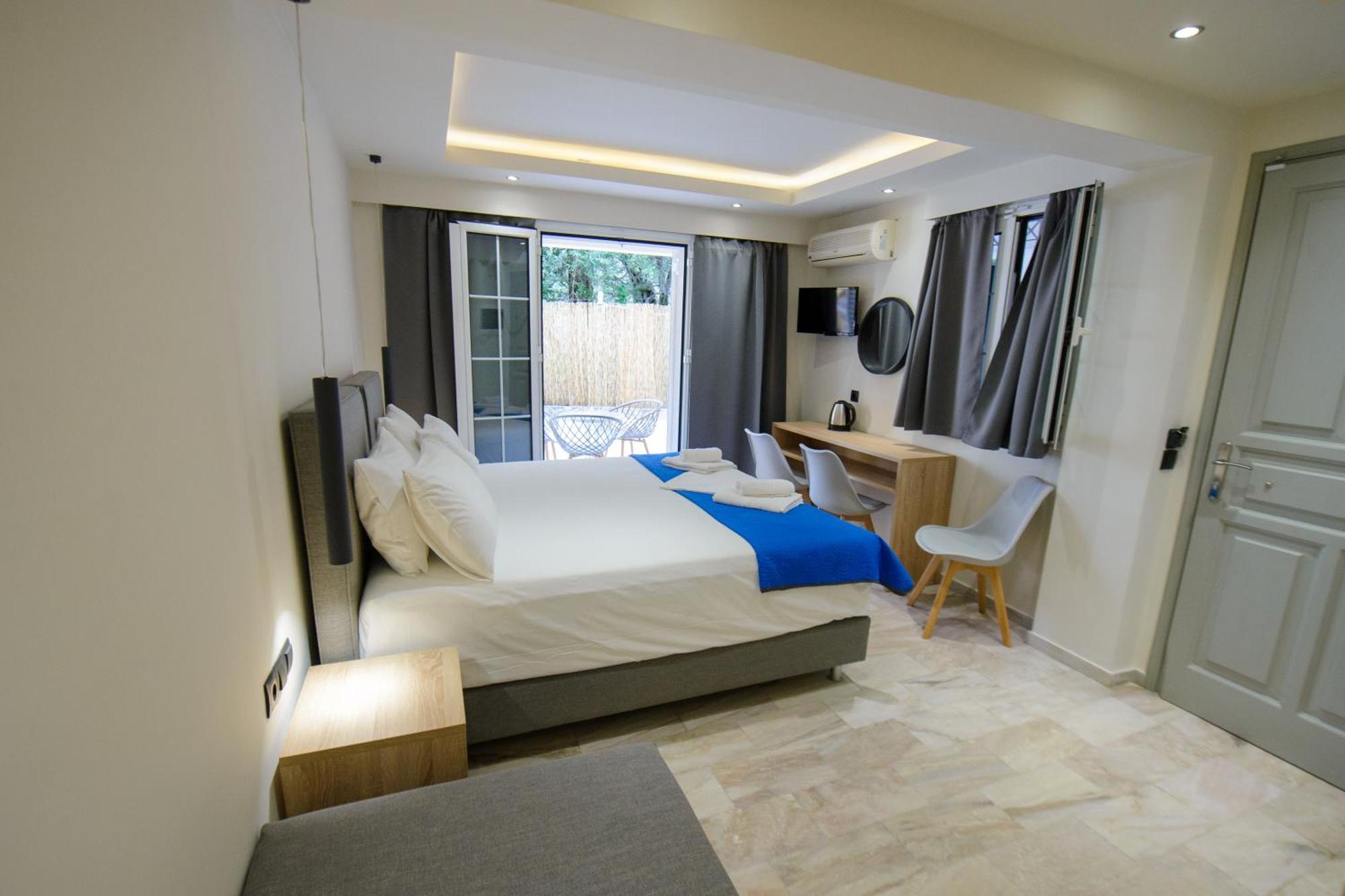 Saint Spiridon Hotel Kassiopi Exterior photo